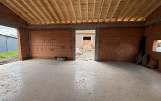 Casa spatioasa PE UN NIVEL in Sura Mica-Sibiu - Poză 3