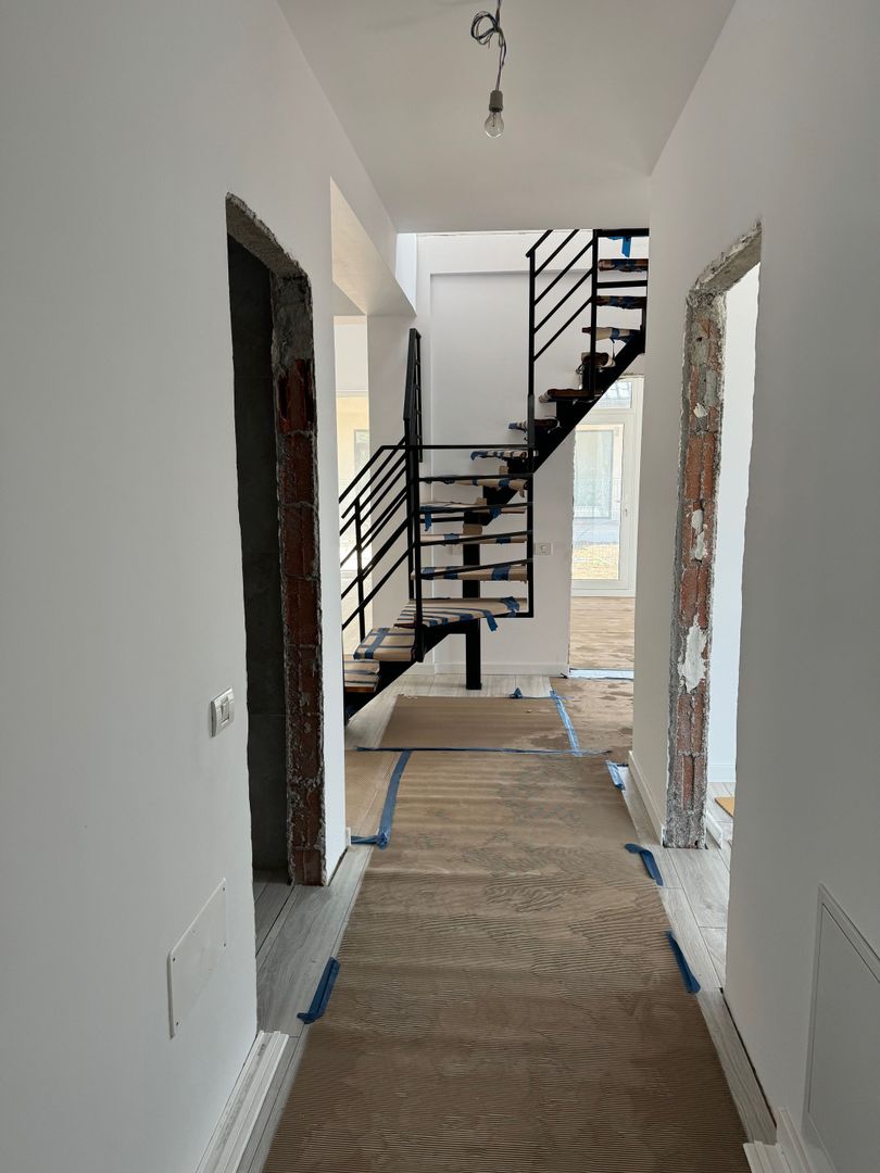 Vile parter Tunari Proiect DEOSEBIT, 150m2, curte 300m2 - Poză 5