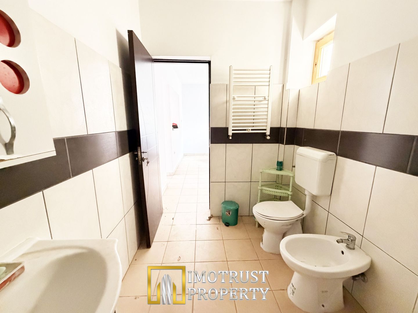 Apartament spațios la parter |ideal pentru locuire, birou, investiție - Poză 6