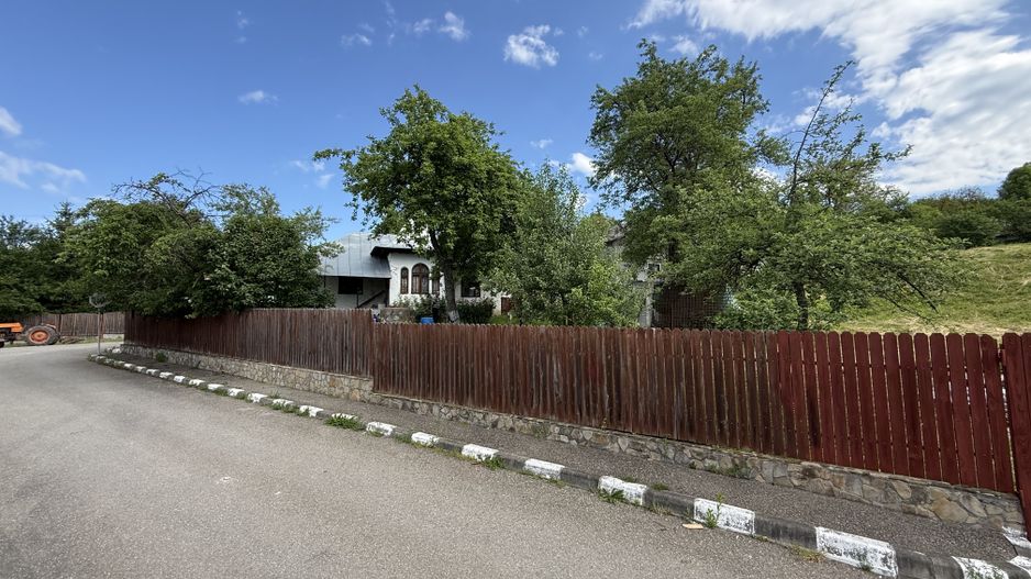 2 Case + teren 1390 mp langa parcul central Provita de Sus - Poză 48