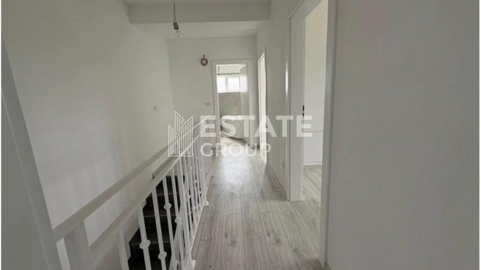 Duplex cu 4 camere in Mosnita Noua zona castel - Poză 2