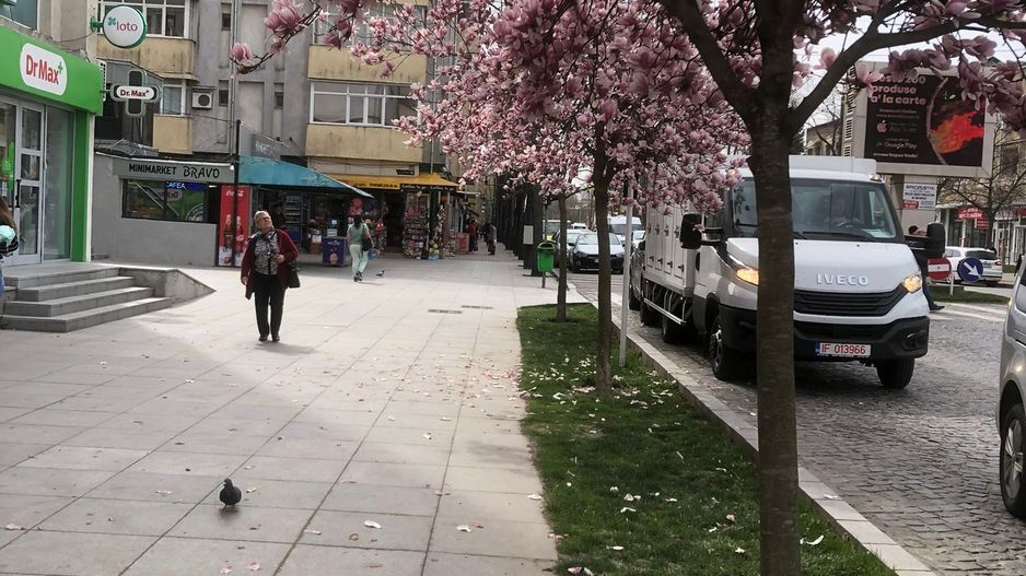 Apartament cu 3 camere, etaj 4, mobilat, VASLUI zona CENTRU - BIG; - Poză 3