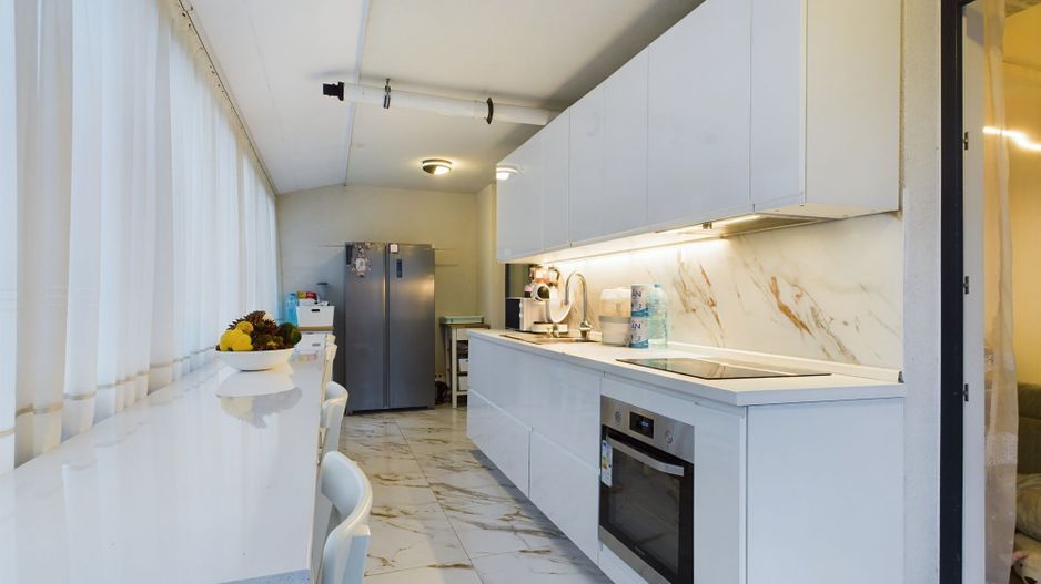 Apartament modern cu 3 camere și curte privată generoasă – Dumbrăvița - Poză 8