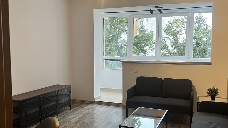 🏡 De închiriat 2 camere  | AC | balcon | Drumul Taberei | Pet Friendly - Poză 1