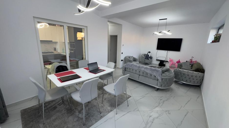 CASA SOS. CERNICA - MOBILATA, INCALZIRE IN PARDOSEALA, COMISION 0% - Poză 3