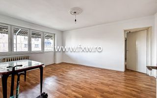 Apartament cu 3 camere, cu balcon la fiecare cameră,  zonă excelentă - Poză 1