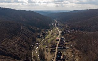 Casă cu teren de 284mp in Șoimoș - Poză 4