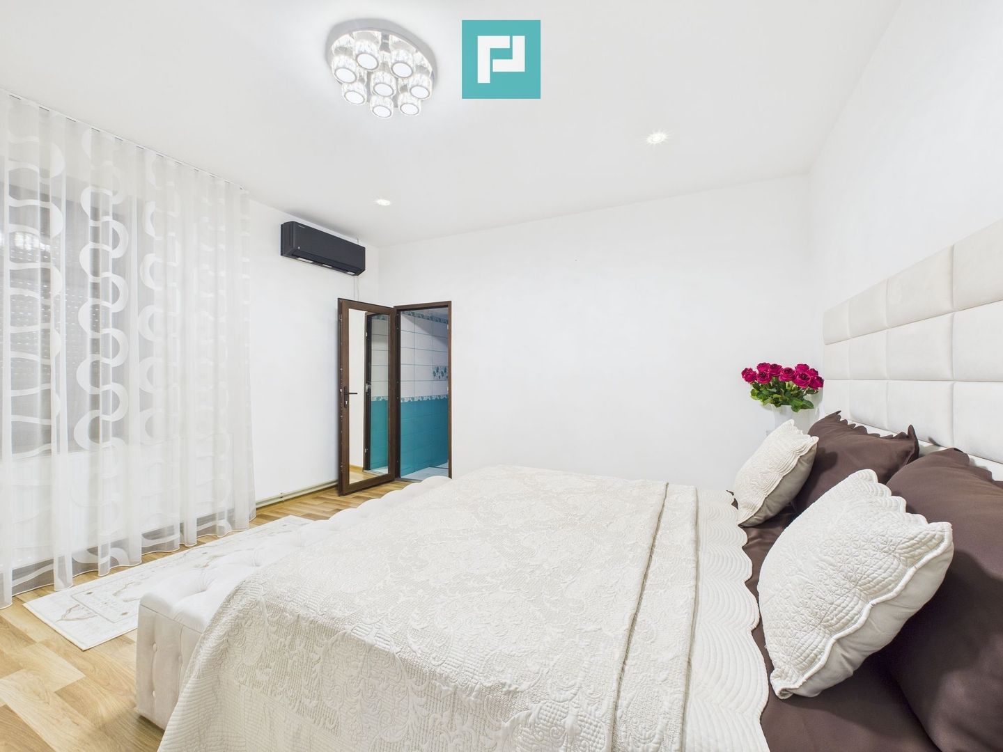 Casă exclusivistă cu 4 camere, în Secusigiu, Arad - Poză 8