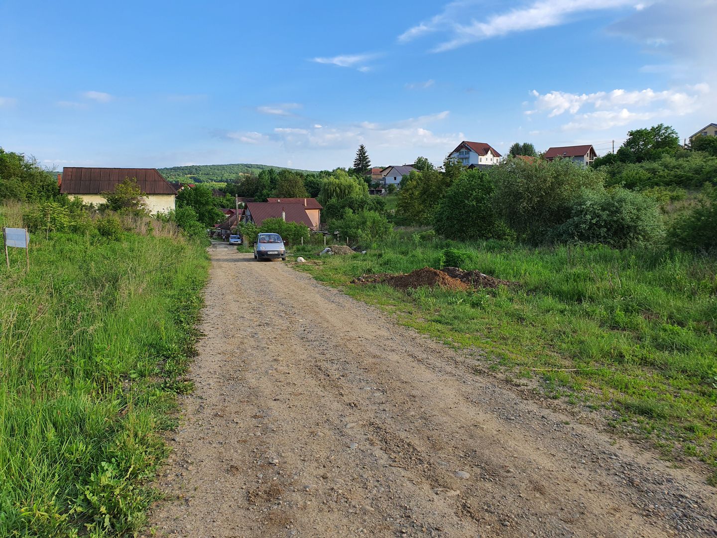 Teren 1.370 mp, intravilan, Livezeni, 0% comision - Poză 1