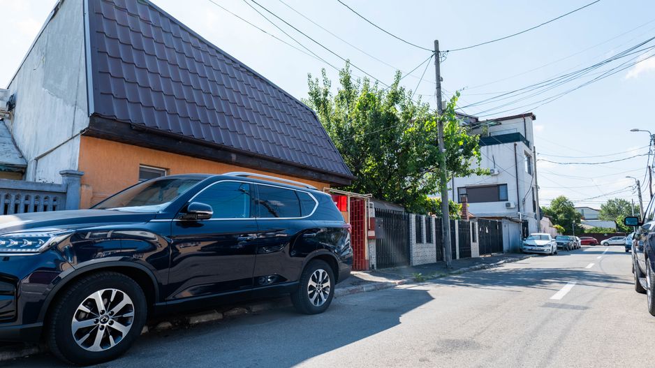 Casă de vânzare – 181 mp, 3 apartamente, 9 camere – București - Poză 27