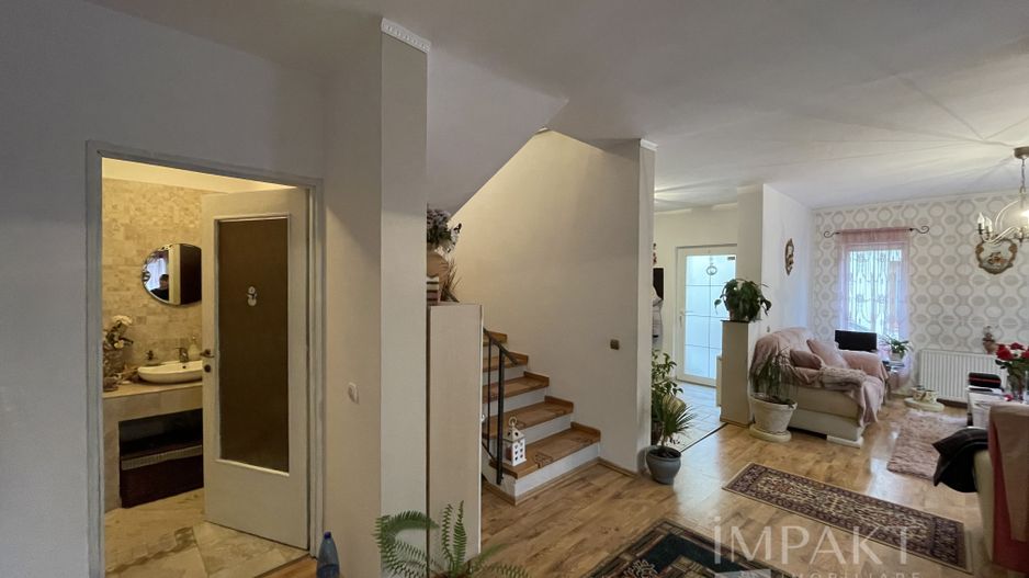 Duplex cochet P+E cu 4 camere aflat in Floresti (strada privata) - Poză 4