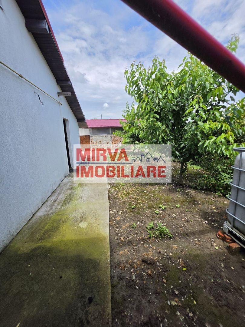 🏡 Casă renovată cu 6 camere, teren 557 mp – Berceni, Prahova - Poză 17