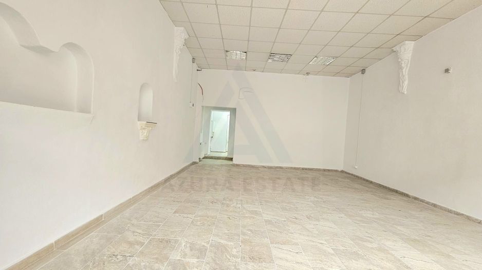 Spațiu Comercial Ultracentral  Zona 9 Mai  Trafic Pietonal Intens - Poză 1