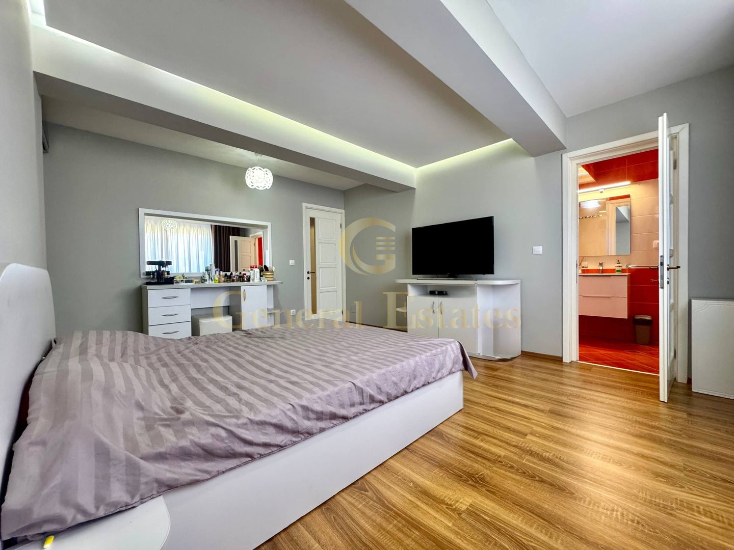 Vânzare apartament cu 3 camere - 130 m.p - în Zona CUG, Iași. - Poză 9