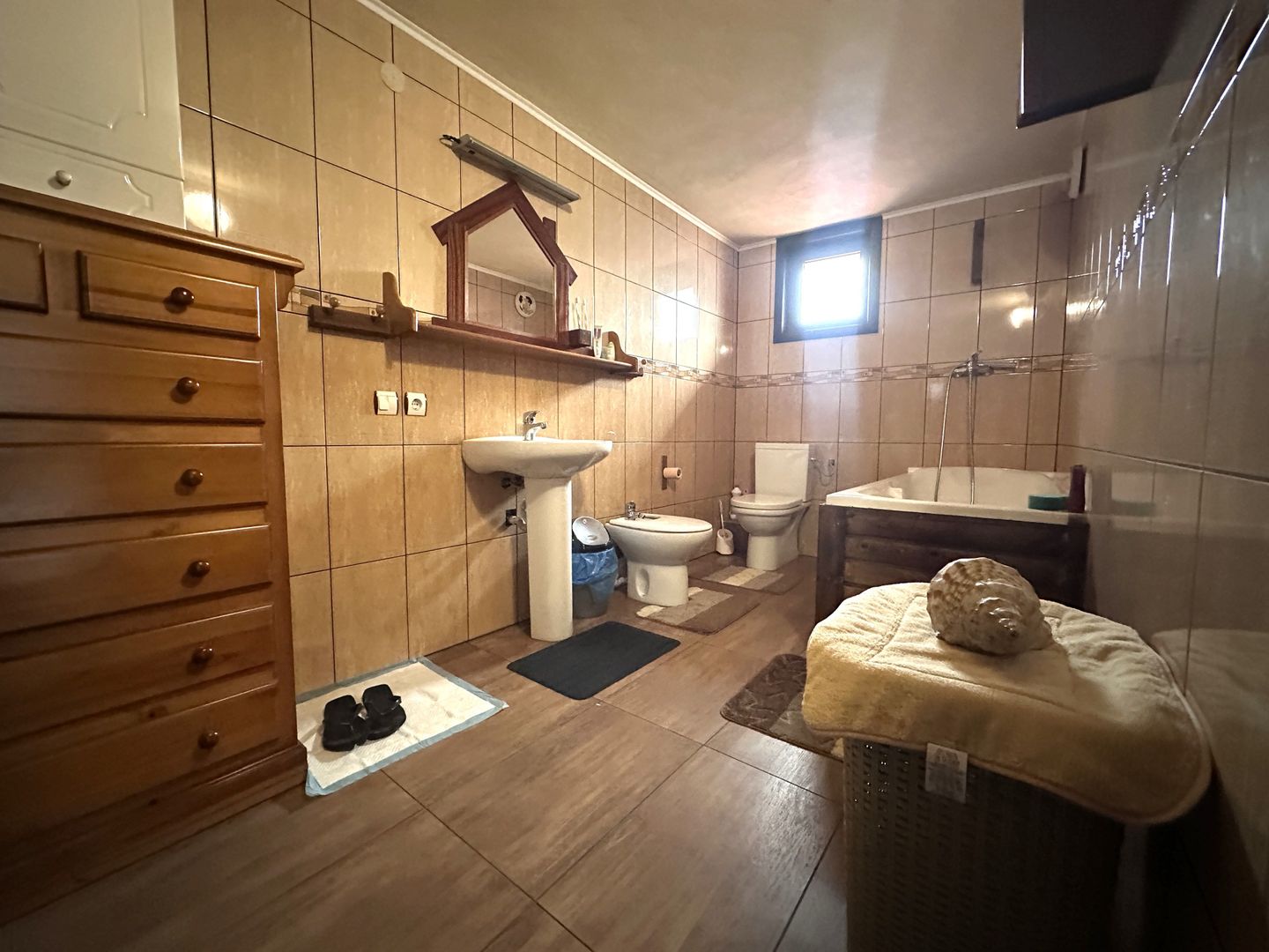 Vanzare casă la poalele Bucegilor!Potential pt. locuinta sau pensiune - Poză 14