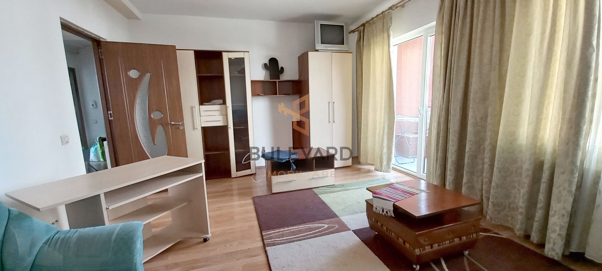 Apartament cu 2 camere decomandate, zona strazii Florilor! - Poză 3