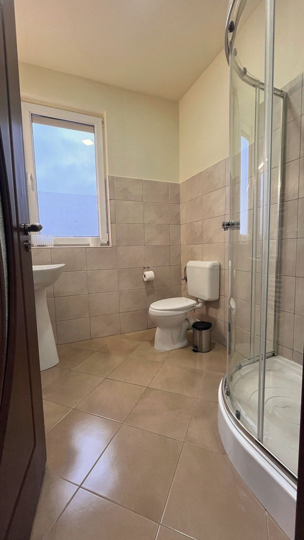 Cazare In Aparthotel Modern Utilat, Ideal pentru Echipe de Muncă - Poză 2