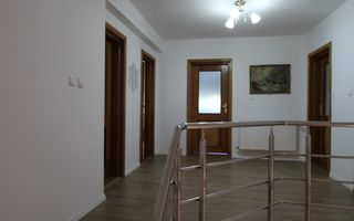 Casa in Blascovici, 5 camere + 3 bai, centrala proprie - Poză 10