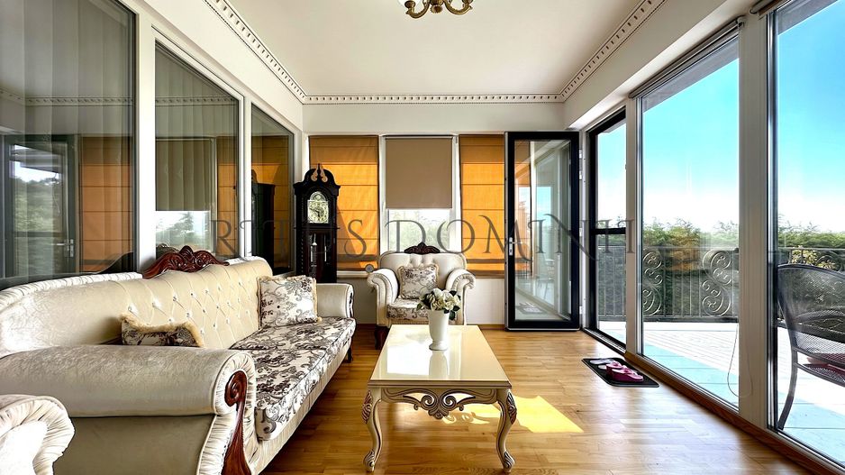 Vilă Spectaculoasă cu Piscină Privată, Dealuri Oradea, 460mp - Poză 9