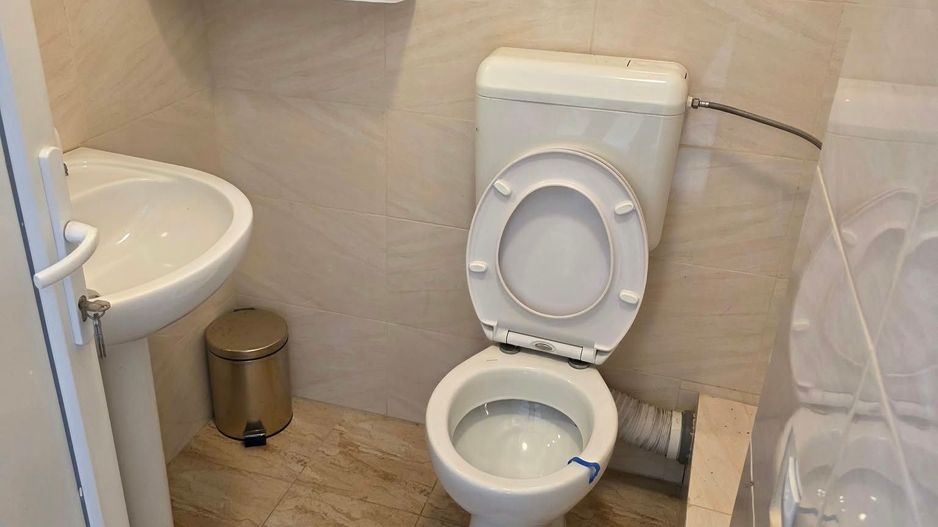 Vanzare apartament 3 camere Jiului - pretabil spatiu comercial - Poză 12