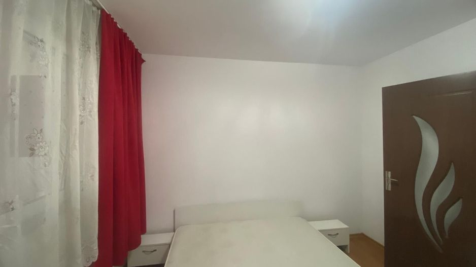 Modificat in 3 camere! Vanzare apartament in Targoviste-Micro 4 - Poză 4