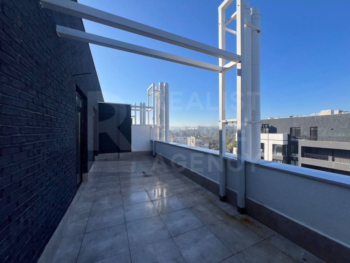 Vânzare, penthouse, 3 camere + living, strada Calea Ieşilor, Sculeni - Poză 15