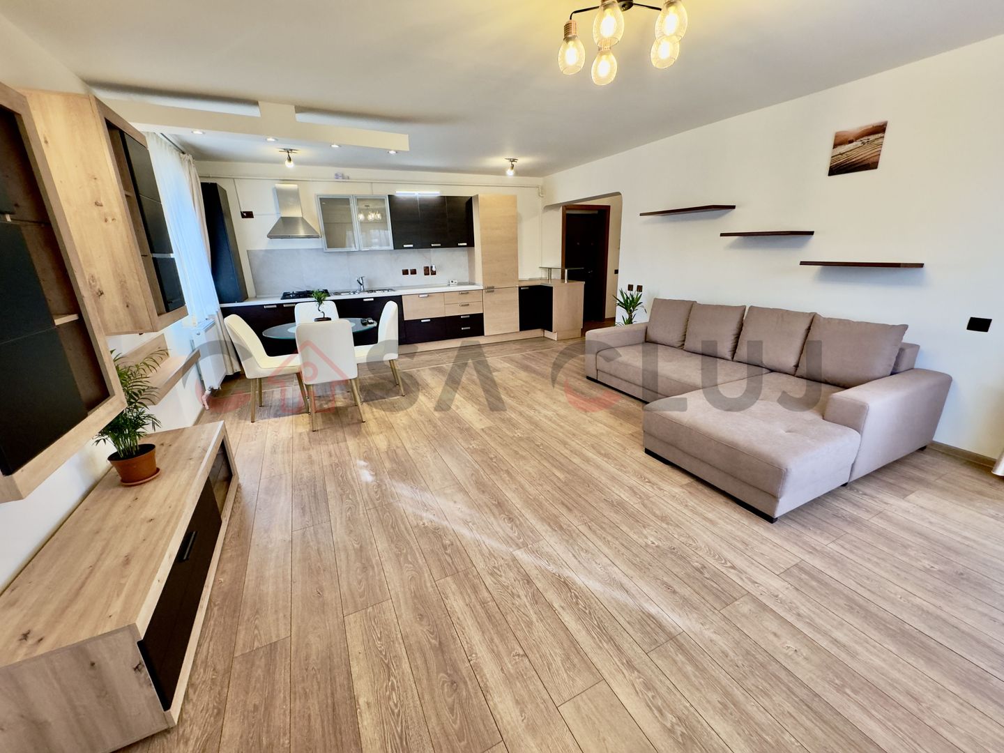 Apartament superb cu 2 camere, renovat , view panoramic, zona Dennver! - Poză 12