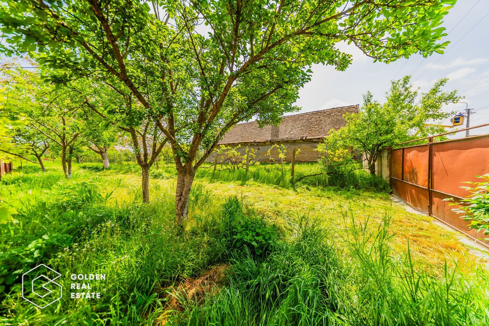 Casa situata in comuna Seitin, la cheie - Poză 37