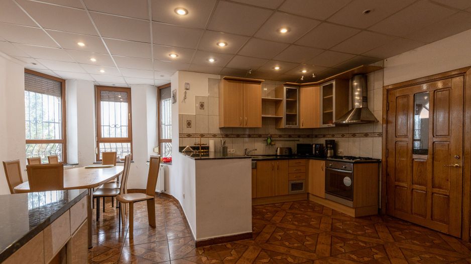 Exclusivitate - Imobil constructie 2001, priveliste deosebită, - Poză 6