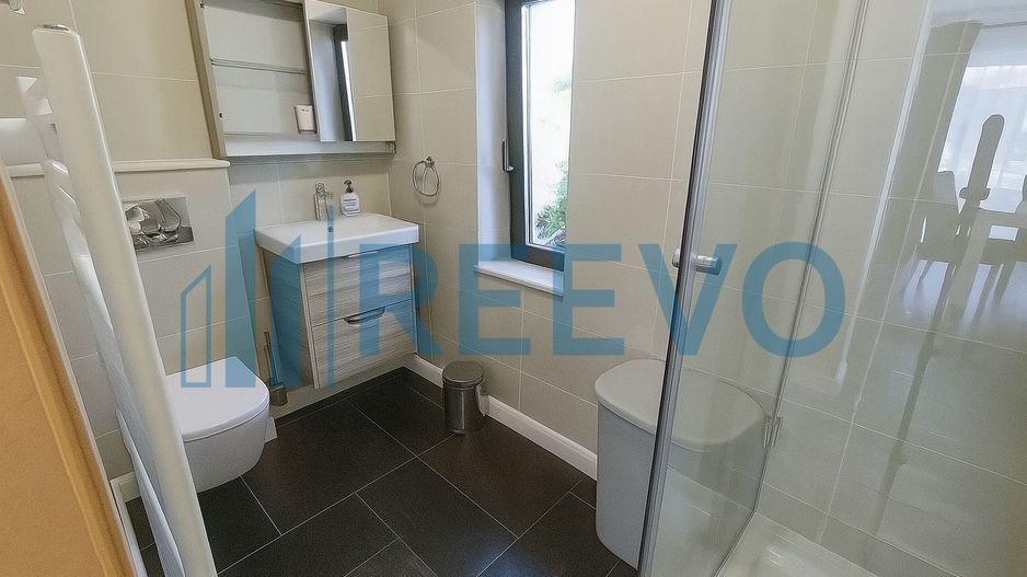 Proprietate Premium cu Două Case și Piscină în Hemeiuș - Poză 21