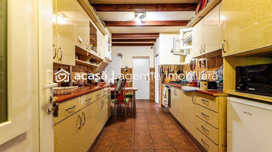PROPRIETATE VÂNDUTĂ Casă conac cu 15.000 mp deal împădurit la Barațca, - Poză 6