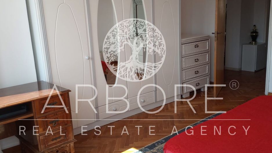 Inchiriere apatament 3 camere 2bai.zona Unirii, Rond Cosbuc,et.4din8 - Poză 1