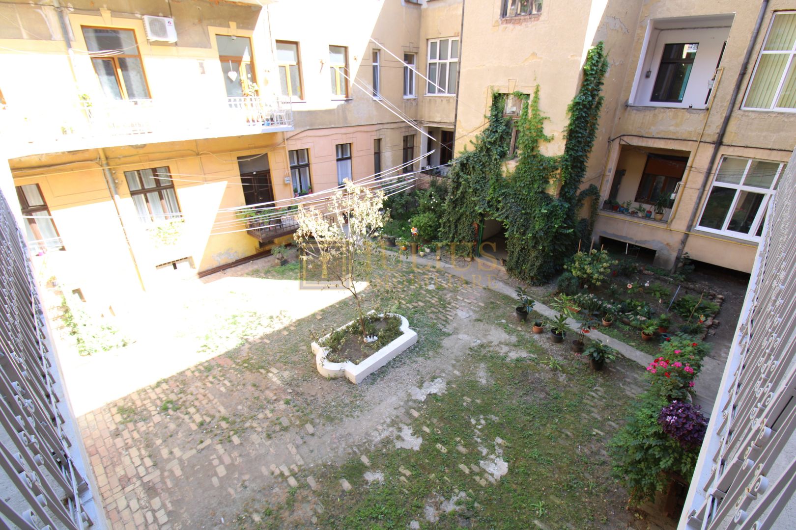 Spatios, 3 camere, centrala proprie, curte interioara - Poză 21