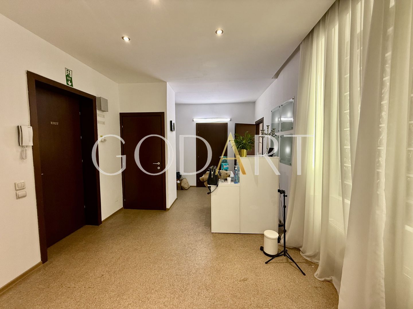 Apartament in vila | Ultracentral | 2 intrări | Garaj 30 mp | Renovat - Poză 11