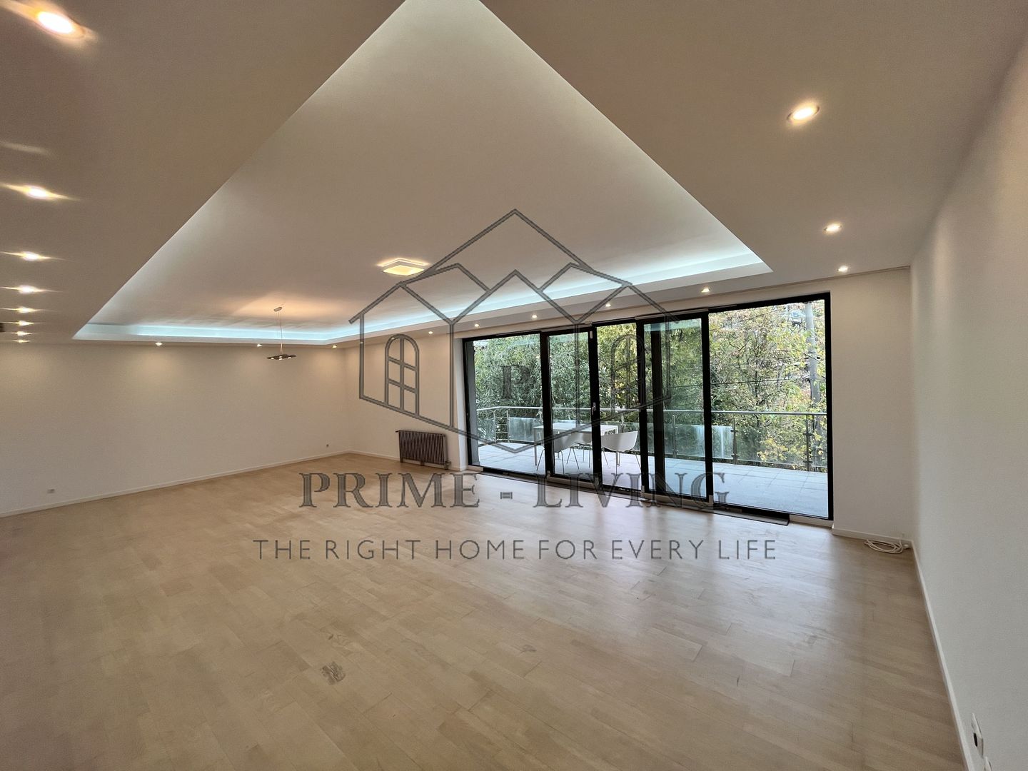 GORGEOUS 4-ROOM APARTMENT NEAR VERDI PARK - Poză 1