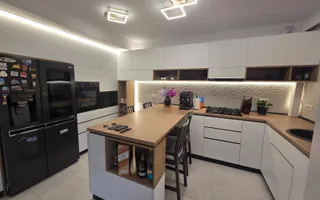 Vilă  cu mansardă, piscină și design modern – Tunari - Poză 12