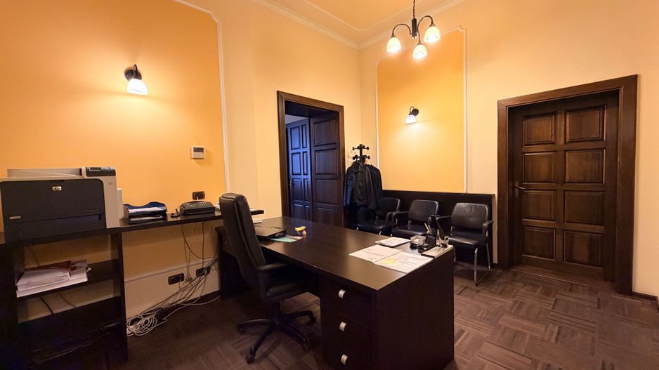 4 camere Ultracentral  - Piața Unirii, ideal birouri, parcare in curte - Poză 14