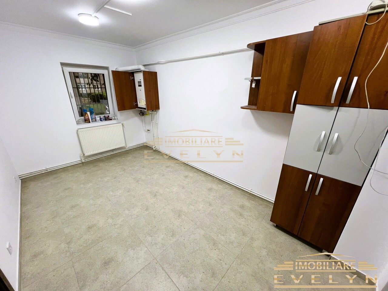 De Inchiriat spatiu comercial, zona Calea Nationala ( Scoala Nr. 11 ), pret 400 euro negociabil - Poză 1