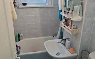 Se vinde apartament cu 2 camere str. Violetelor tg -mures - Poză 4