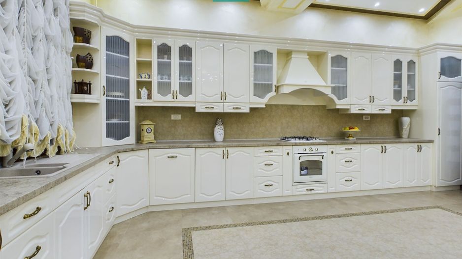 Vilă luxoasă cu o casă de oaspeți în Serbia - Poză 5