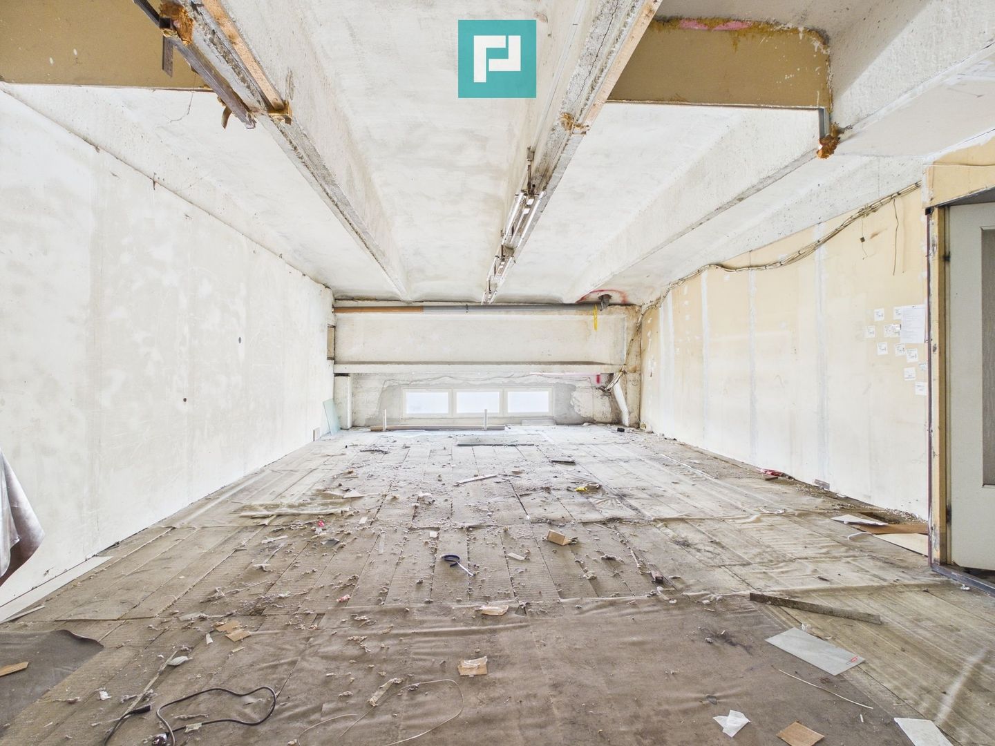 Spațiu industrial 1000 mp de închiriat Aradul Nou - Poză 13