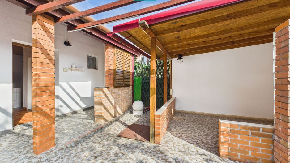 Casă cu o cameră, teren 350 mp în Subcetate - Poză 4