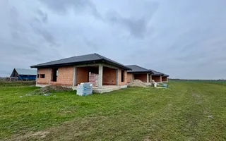 Casa in rosu tip mediteranean | 120 mp | Zona Vetis - Poză 11