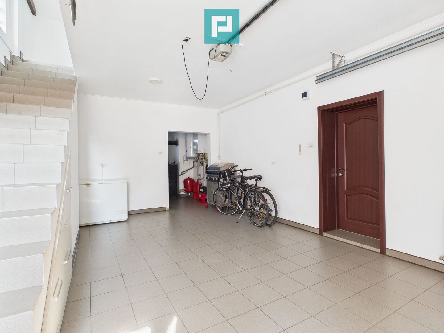 Casă modernă cu 2 corpuri, 5 camere în Pecica - Poză 12