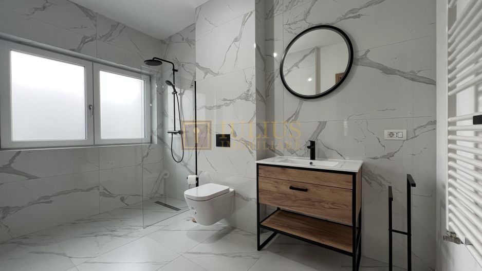 Casa zona Lunei, 5 camere + 3 bai, centrala proprie, rezidential sau birouri ! - Poză 8