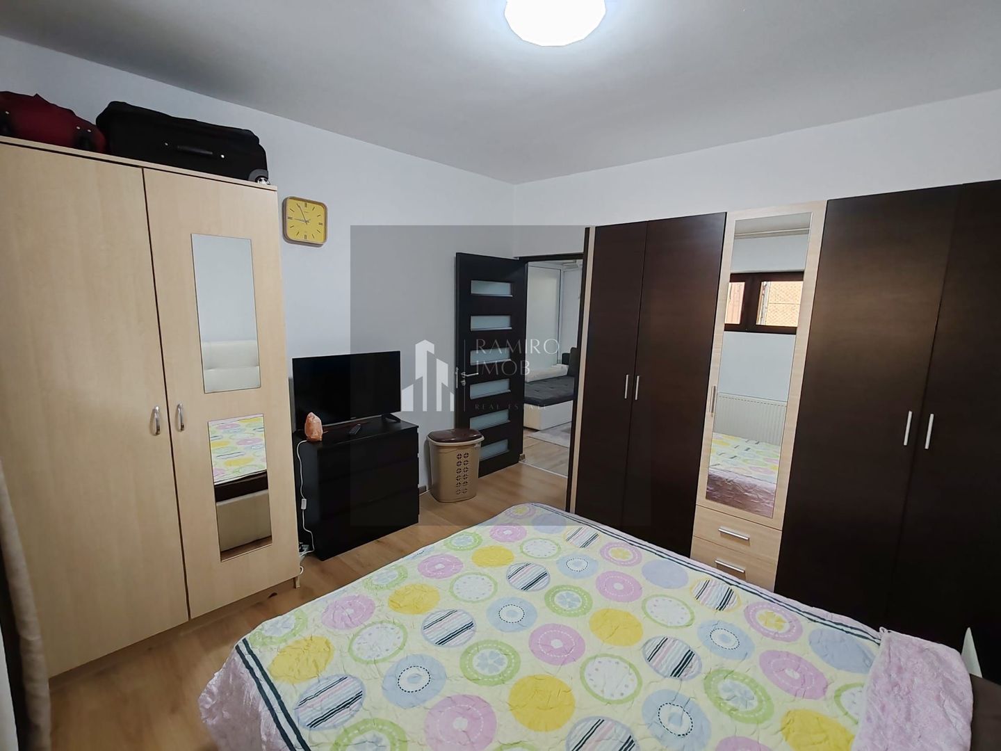 APARTAMENT 3 CAMERE,METROU LEONIDA , CENTRALA, MOBILAT-UTILAT - Poză 3