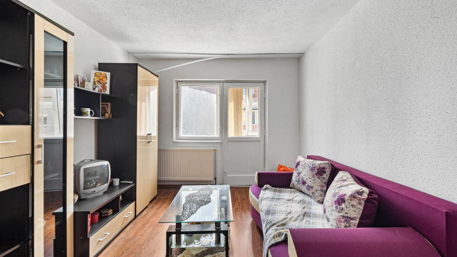 Apartament cu 3 camere de vânzare in Astra - Poză 2