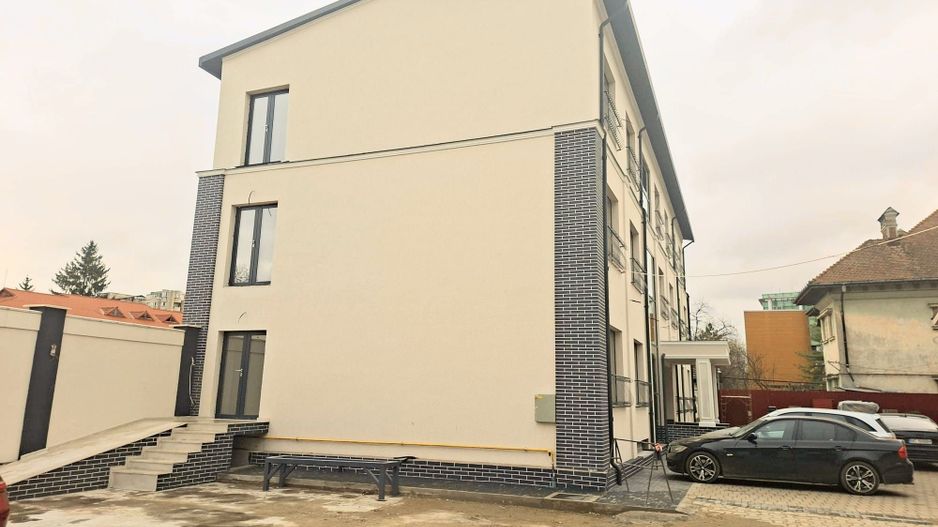 🏢 DE ÎNCHIRIAT | Clădire Premium 750 mp | Ultracentral Bacău - Poză 7