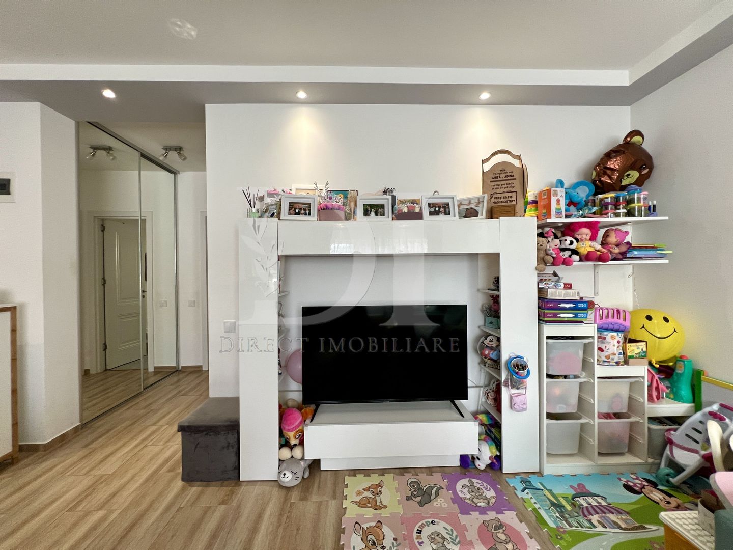 Apartament cu doua camere / Curte / Parcare - Poză 6