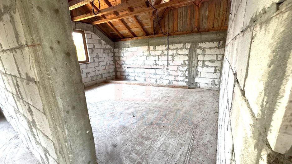99.900 Euro casa+teren 1000 mp(concesiune) in com Sendreni - Poză 10